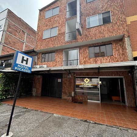 Hotel Picasso 70 Medellin Bagian luar foto