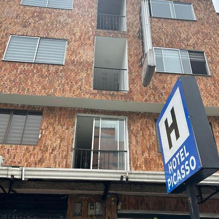 Hotel Picasso 70 Medellin Bagian luar foto
