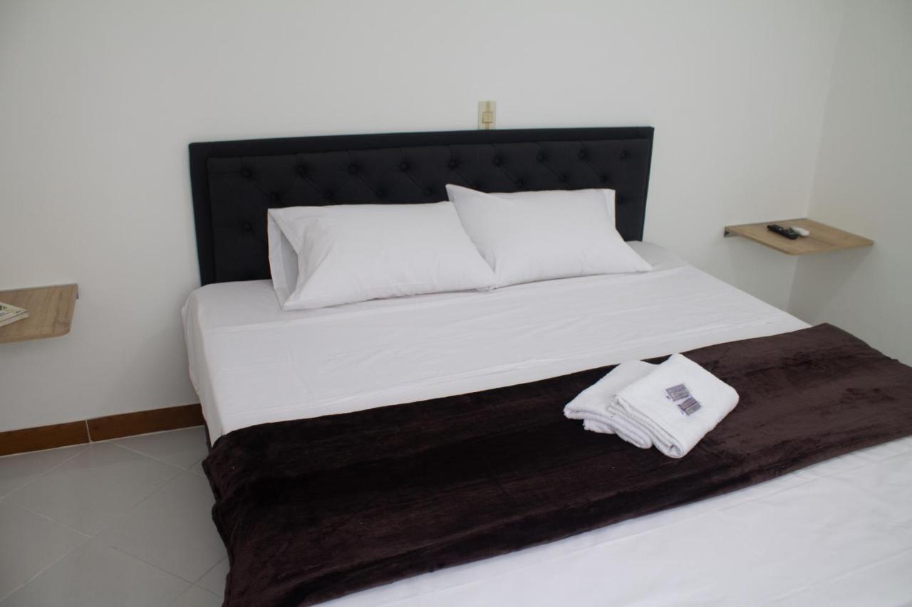 Hotel Picasso 70 Medellin Bagian luar foto
