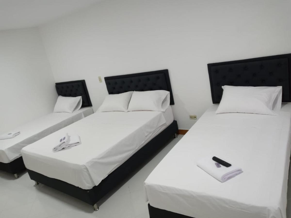 Hotel Picasso 70 Medellin Bagian luar foto
