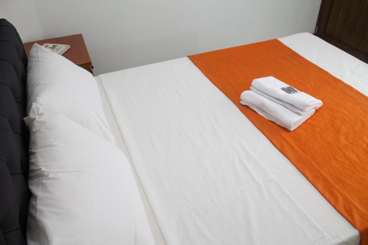 Hotel Picasso 70 Medellin Bagian luar foto