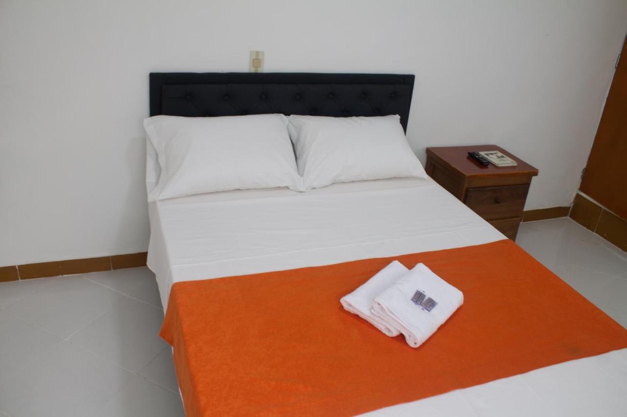 Hotel Picasso 70 Medellin Bagian luar foto