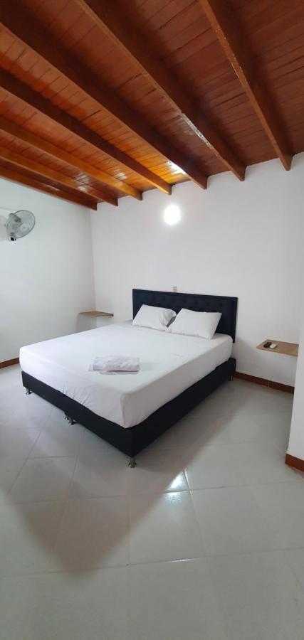 Hotel Picasso 70 Medellin Bagian luar foto