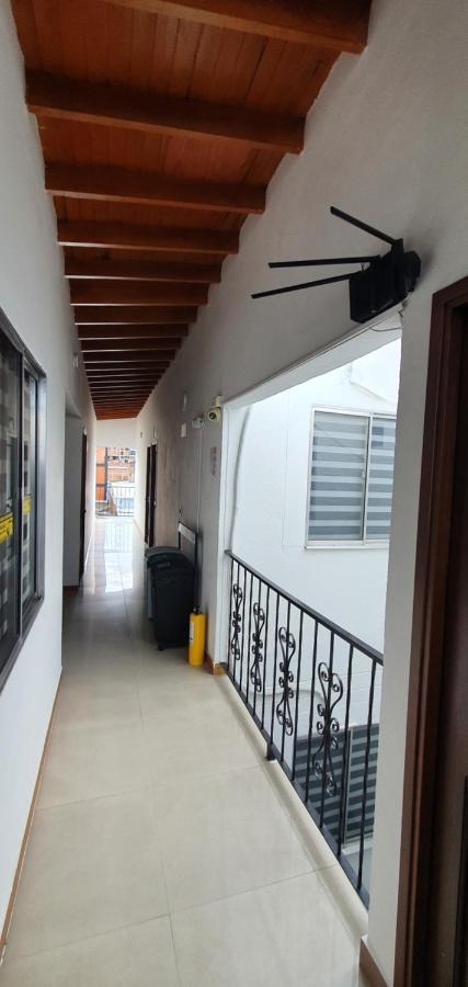 Hotel Picasso 70 Medellin Bagian luar foto