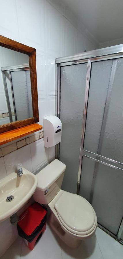 Hotel Picasso 70 Medellin Bagian luar foto