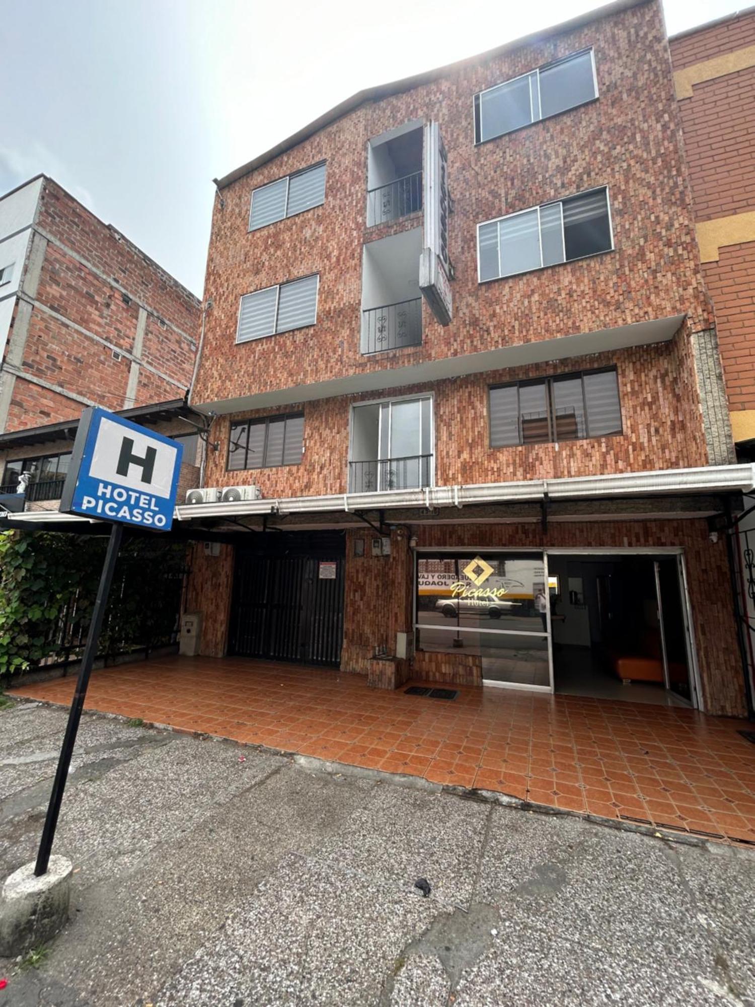 Hotel Picasso 70 Medellin Bagian luar foto